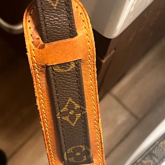 Louis Vuitton Brown Monogram Vintage Crossbody Bag - Picture 8 of 16